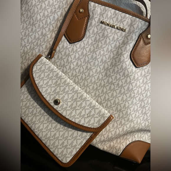 Michael Kors Eva Monogram Tote Bag with Clutch - Picture 8 of 10